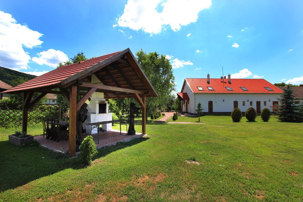 Felsőtold Felso Fogado Bed & Breakfast エクステリア 写真
