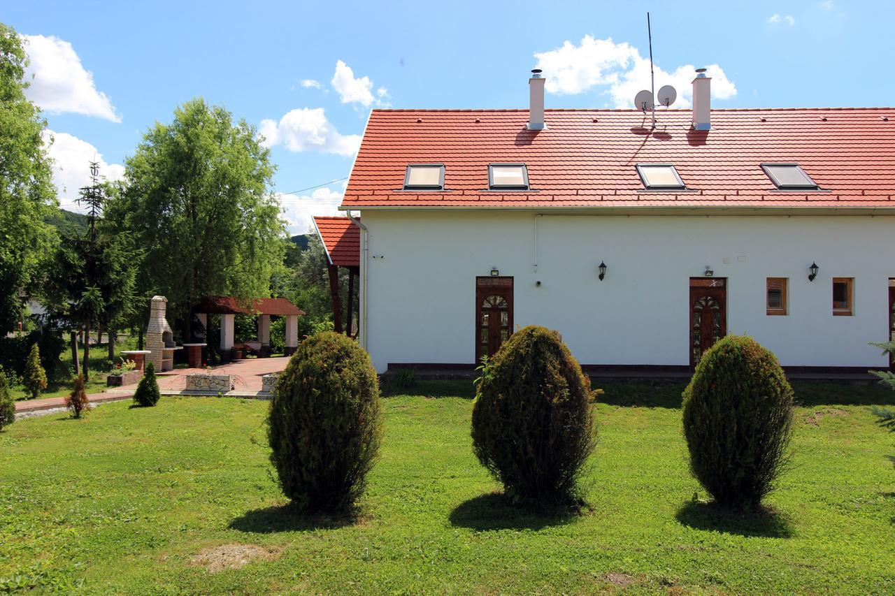 Felsőtold Felso Fogado Bed & Breakfast エクステリア 写真