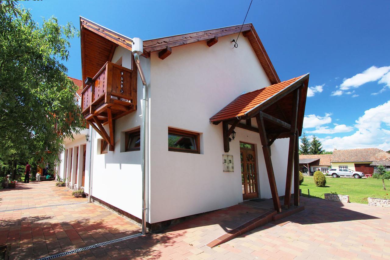 Felsőtold Felso Fogado Bed & Breakfast エクステリア 写真