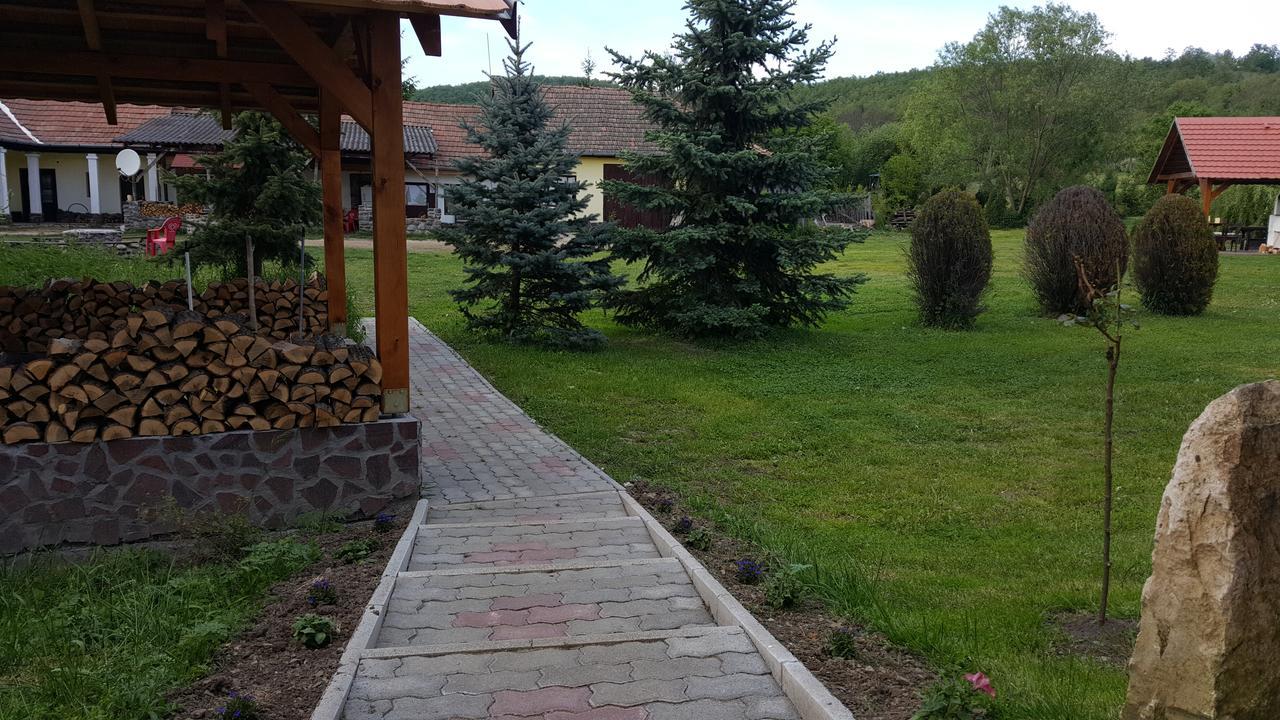 Felsőtold Felso Fogado Bed & Breakfast エクステリア 写真